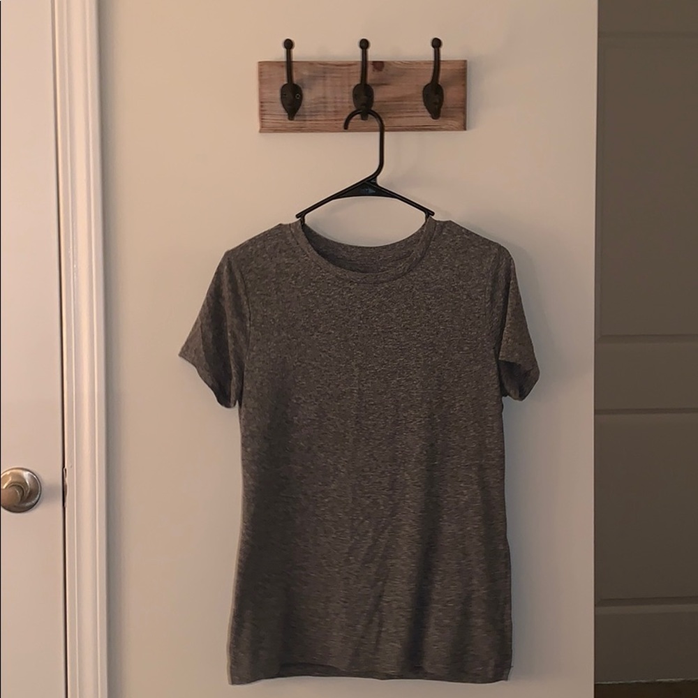 Plain gray t shirt